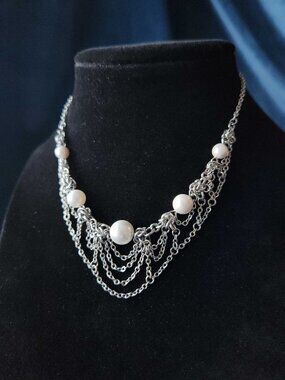 Antique style silver and pearl necklace